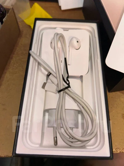 Apple iPhone 11 Pro Max. �/�, 256 ��, �������, 3G, 4G LTE, NFC ����