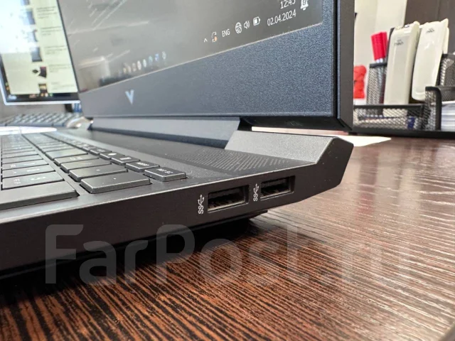 HP Victus 15. 15.6", 3,3����, ��� 16 ��, ���� 512���, WiFi: 1, Bluetooth: 1, ����������� �� 12��. ����
