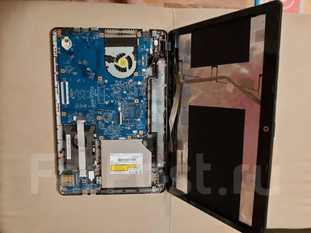 eMachines G640G. 18.3" ����