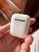 Apple AirPods ����