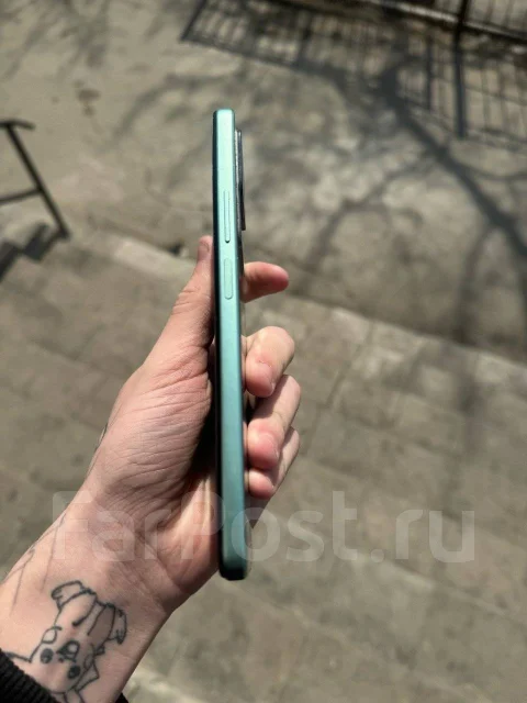 Xiaomi Poco F4. �/�, 256 ��, �������, 4G LTE, 5G, Dual-SIM, NFC. ��� ����� �� ������������ ����