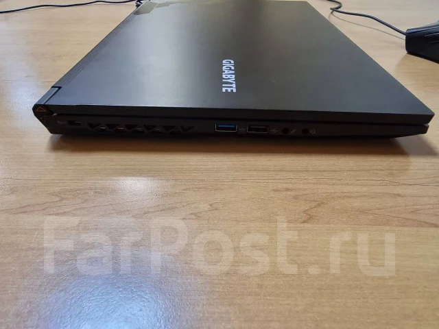Gigabyte. 15.5", 2,5����, ��� 16 ��, ���� 500���, WiFi: 1, Bluetooth: 1, ����������� �� 5��. ����