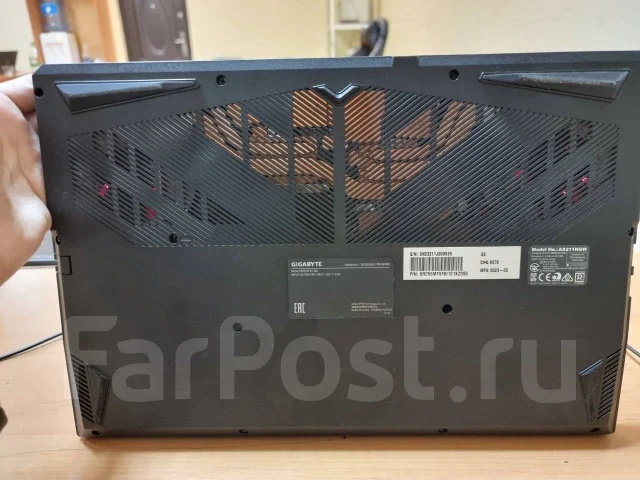 Gigabyte. 15.5", 2,5����, ��� 16 ��, ���� 500���, WiFi: 1, Bluetooth: 1, ����������� �� 5��. ����