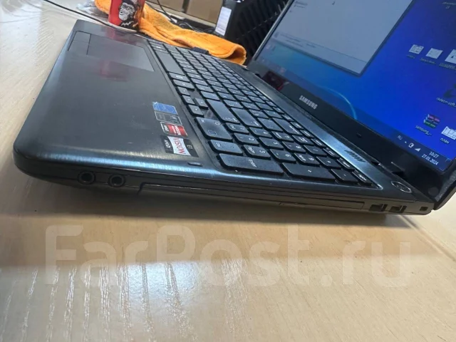 Samsung 355E5C. 16.4", 1,4����, ��� 4 ��, ����������� �� 2��. ����
