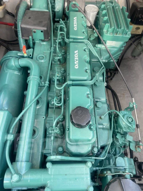 Nissan. 1996 ���, ����� 8,5��., ��������� ������������, 200��.�., ������ ����