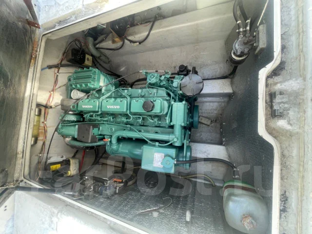 Nissan. 1996 ���, ����� 8,5��., ��������� ������������, 200��.�., ������ ����