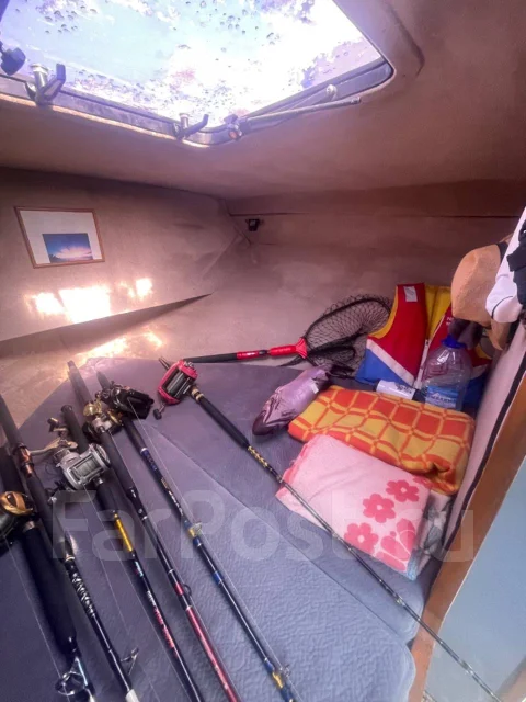 Nissan. 1996 ���, ����� 8,5��., ��������� ������������, 200��.�., ������ ����