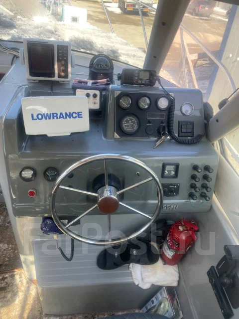 Nissan. 1996 ���, ����� 8,5��., ��������� ������������, 200��.�., ������ ����