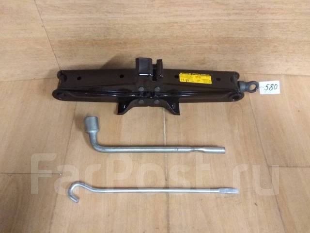 Домкрат. Тойота. 1500кг! Япония. #580 купить во Владивостоке по цене: 2 ...