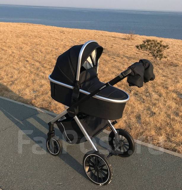 Коляска lux mom 750 3в1, б/у, в наличии. Цена: 17 500₽ во Владивостоке
