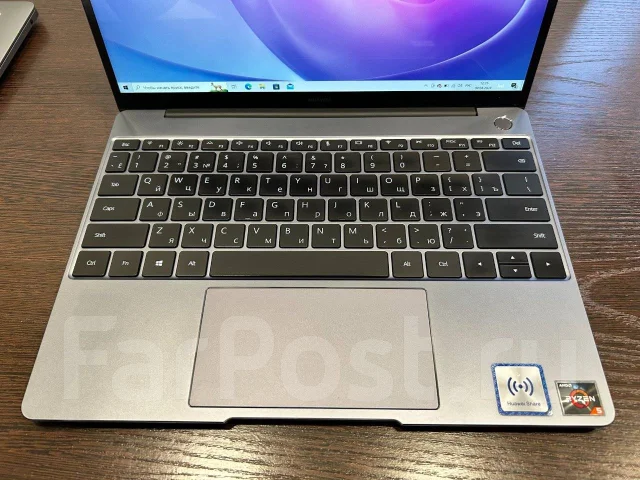 Huawei MateBook 13. 13", 2,1����, ��� 16 ��, ���� 512���, WiFi: 1, Bluetooth: 1, ����������� �� 12��. ����