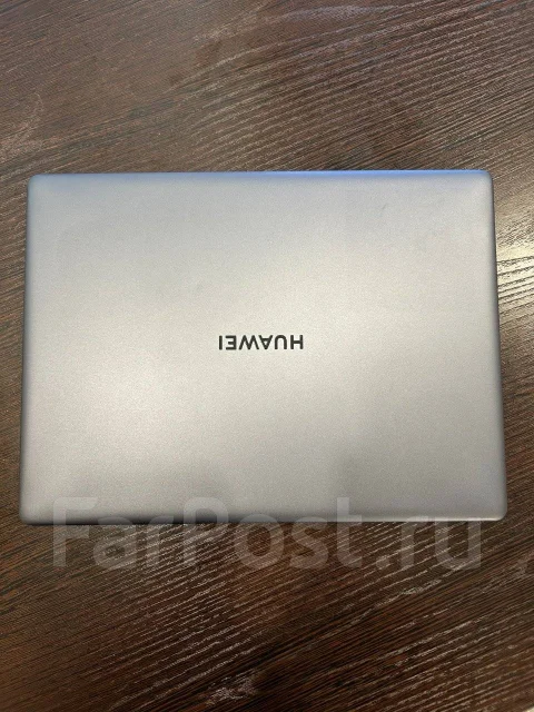 Huawei MateBook 13. 13", 2,1����, ��� 16 ��, ���� 512���, WiFi: 1, Bluetooth: 1, ����������� �� 12��. ����