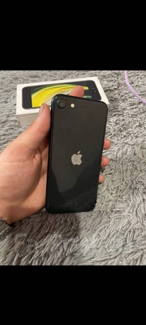 Apple iPhone SE 2020. �/� ����