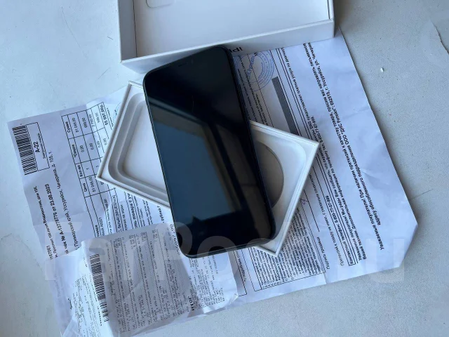 Apple iPhone 11. �/�, 64 ��, ������, 4G LTE ����