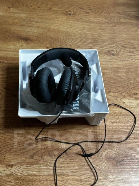 JBL Quantum 100 ����