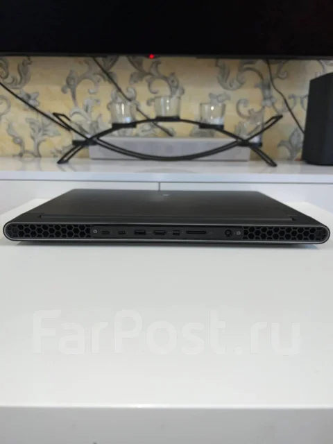Dell Alienware. 16", 5,4����, ��� 16 ��, ���� 1 024���, WiFi: 1, Bluetooth: 1, ����������� �� 6��. ����