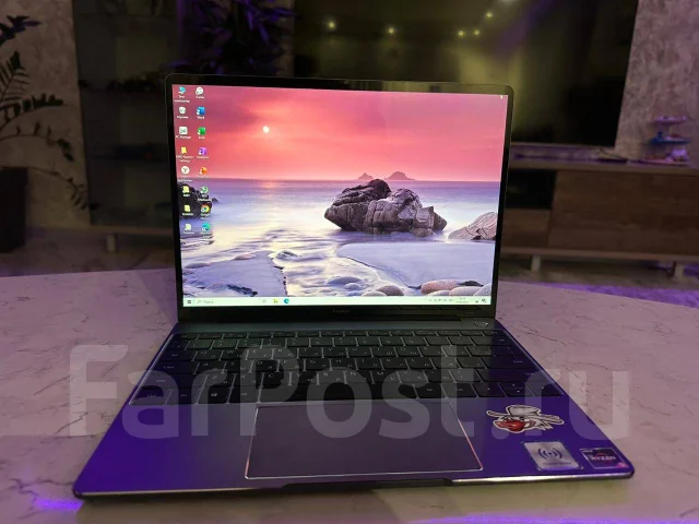 Huawei MateBook 13. 13", 60����, ��� 16 ��, ���� 512���, WiFi: 1, Bluetooth: 1, ����������� �� 4��. ����