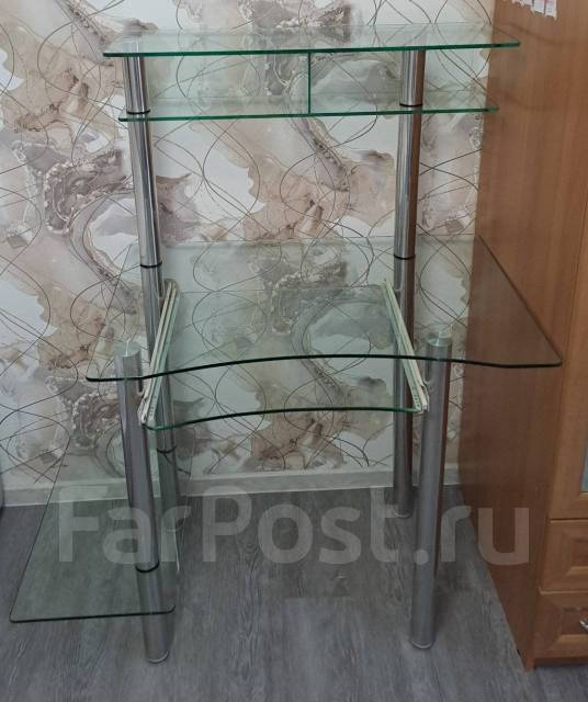 Компьютерный стол, стекло, 55,0 см, 130,0 см, 105,0 см, б/у, в наличии ...
