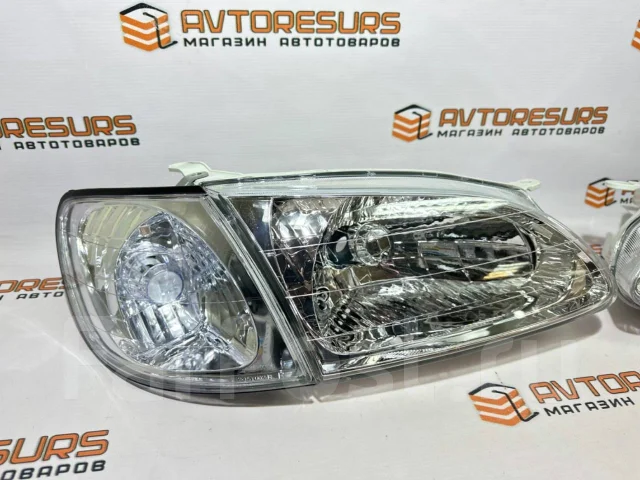 ���� Toyota Corolla Spacio (110) 97-01�. � ������������ L+R ����� HLL