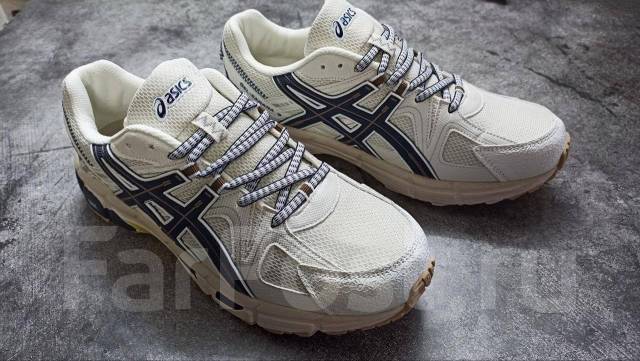 Asics premium deals