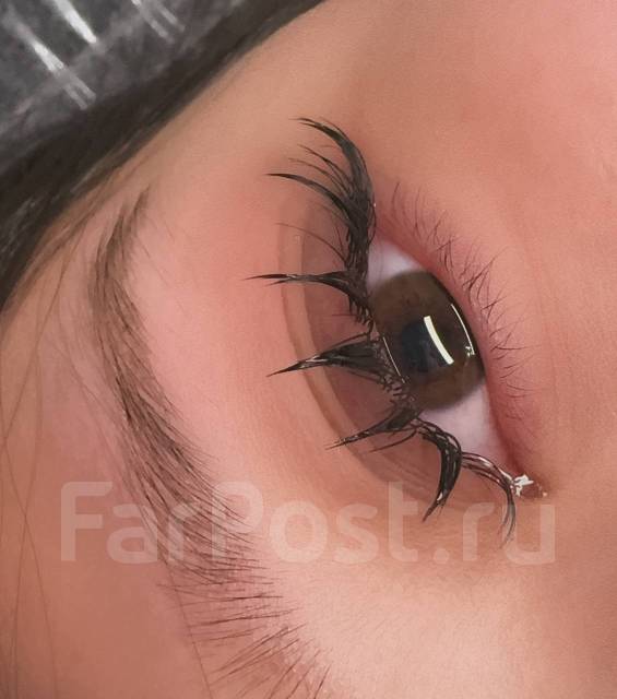 Наращивание ресниц модели во Владивостоке