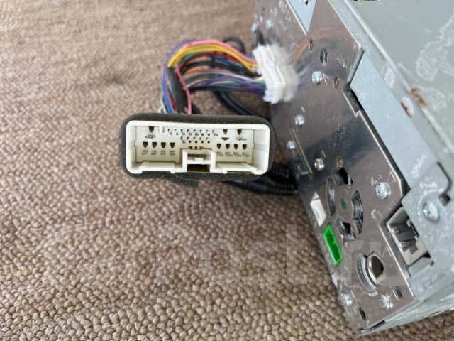 Clarion MAX735HD ����