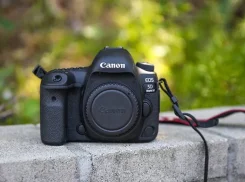 Canon EOS 5D Mark IV ����