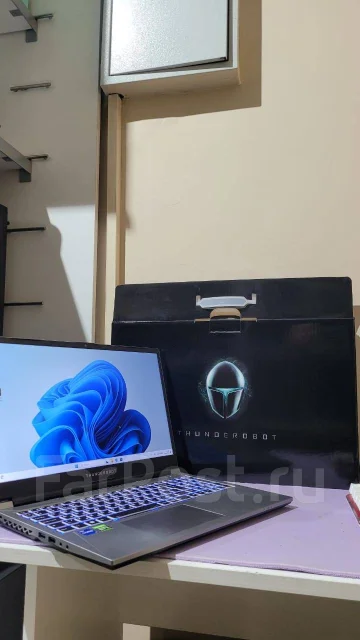 Thunderobot. 15.6", ��� 16 ��, ���� 512���, WiFi: 1, ����������� �� 3��. ����