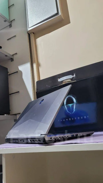 Thunderobot. 15.6", ��� 16 ��, ���� 512���, WiFi: 1, ����������� �� 3��. ����