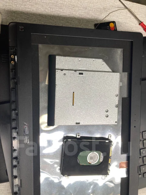 Asus X553MA. 15.6", 1,8����, ��� 4 ��, ���� 500���, WiFi: 1, Bluetooth: 1, ����������� �� 1��. ����