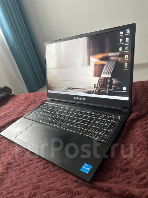 Gigabyte G5. 15.6", 4,5����, ��� 16 ��, ���� 512���, WiFi: 1, Bluetooth: 1 ����