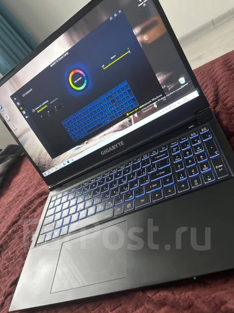 Gigabyte G5. 15.6", 4,5����, ��� 16 ��, ���� 512���, WiFi: 1, Bluetooth: 1 ����