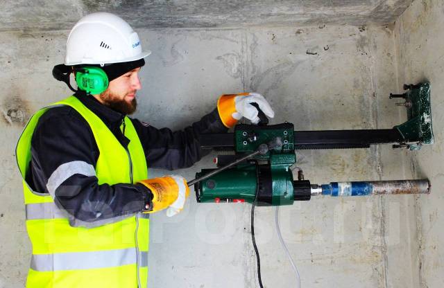 Алмазное бурение отверстий 24/7 в Артеме