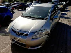 Toyota Auris ����