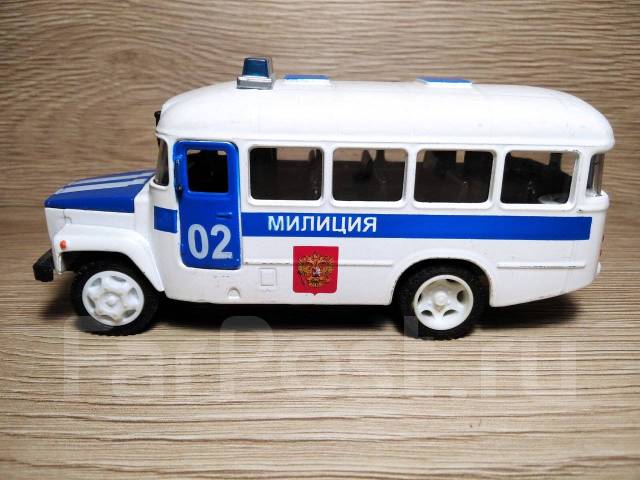 Масштабная модель автобуса СССР - КАВЗ-3976. Милиция. 1:43, б/у, в ...