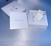 Apple AirPods 