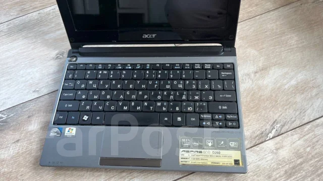 Acer Aspire One D260. 10.1", 1,7����, ���� 1���, WiFi: 1, ����������� �� 8��. ����