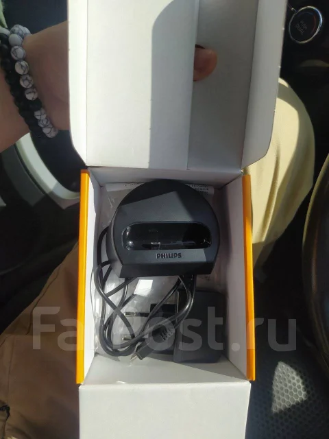 Philips Xenium E207. �/�, �� 8 ��, ������, Dual-SIM, ��������� ����