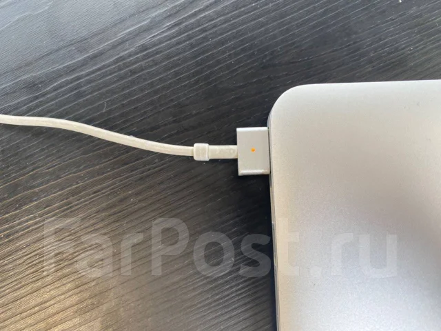 Apple MacBook Air 13 2015 Early. 13.3", 1,6����, ��� 8 ��, ���� 128���, WiFi: 1, Bluetooth: 1, ����������� �� 8��. ����