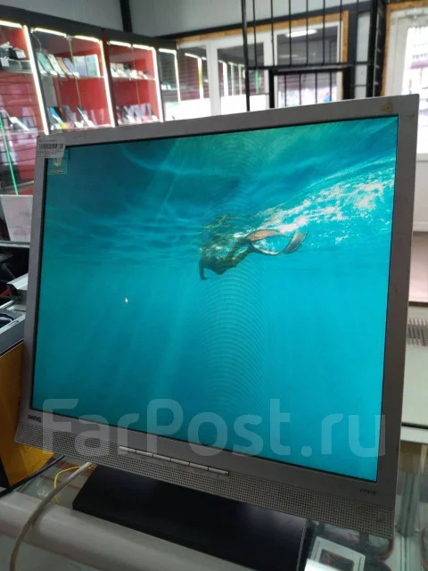 BenQ. 15" ����