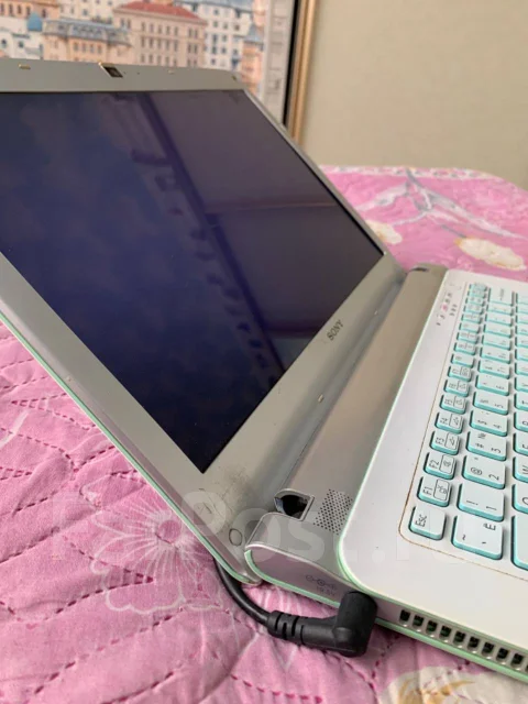 Sony VAIO. ���� 98���, WiFi: 1, Bluetooth: 1, ����������� �� 8��. ����