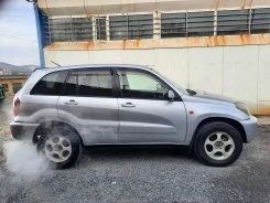 Toyota RAV4. �������, ��������, 18.0 (125��.�.), ������, 325����. �� ����