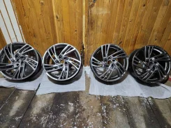 OZ Racing Sardegna. 8.0x18", 5x114.3, ET55, �� 56,1���. ����