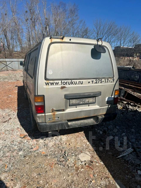 Nissan Caravan. 24, 32 ����
