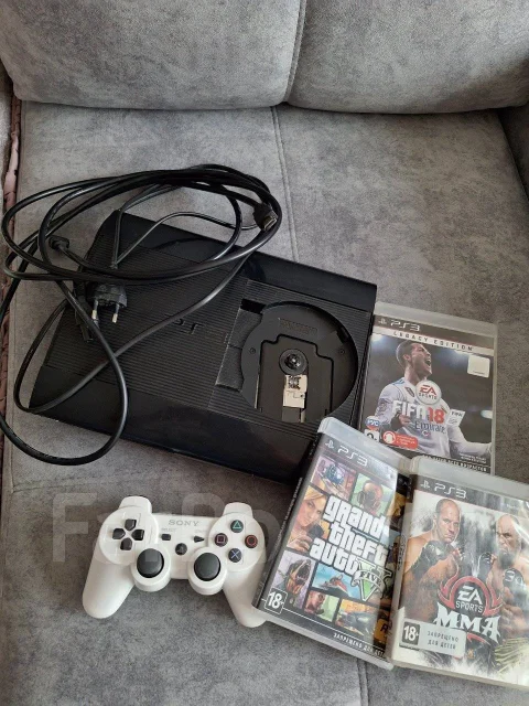 Sony PlayStation 3 Slim ����