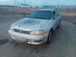 Toyota Carina E ����
