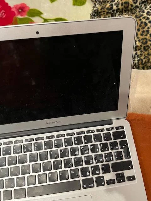 Apple MacBook Air 11 ����