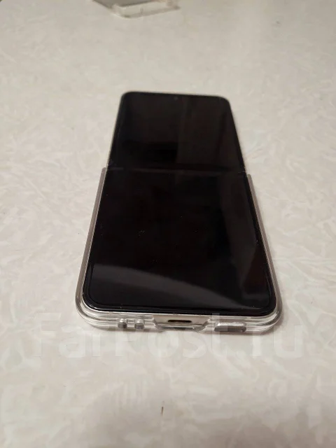 F+ Flip 3. �/�, 256 ��, �������, �����, 3G, 4G LTE, 5G, NFC ����