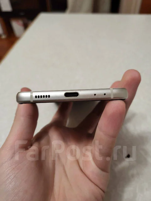 F+ Flip 3. �/�, 256 ��, �������, �����, 3G, 4G LTE, 5G, NFC ����