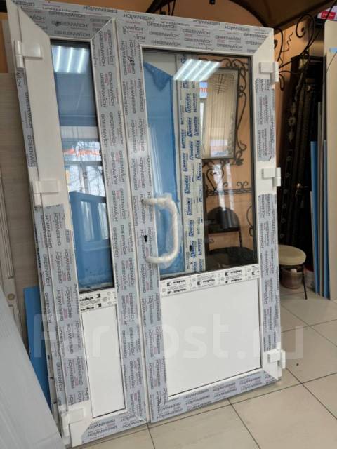 Продам пластиковую входную дверь, новую, двухстворчатую, новый, в ...